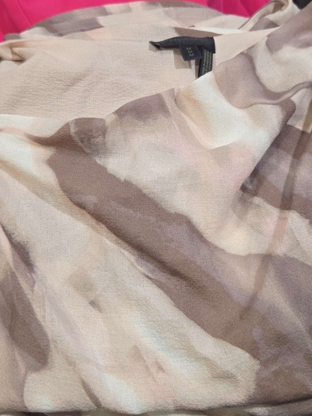 Donna Karan Gold Hardware Top Medium - Picture 2 of 3